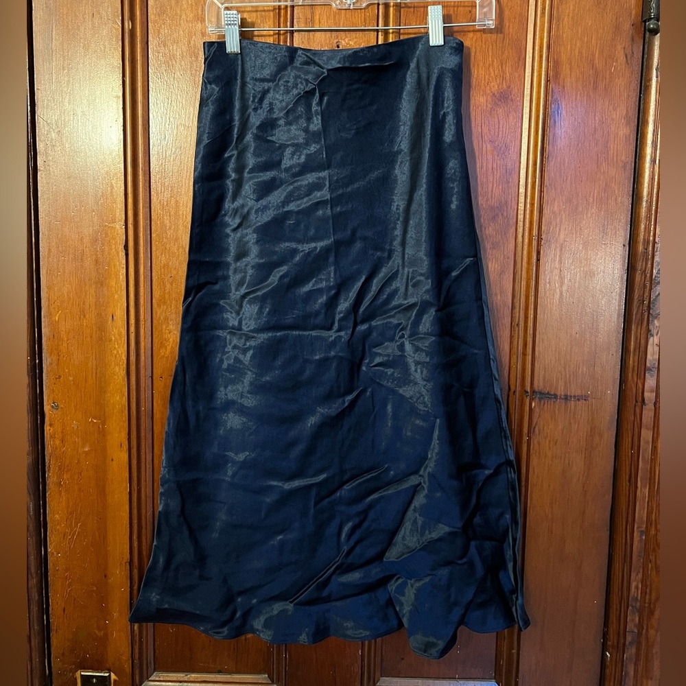 Aritzia Babaton Midi Satin Skirt